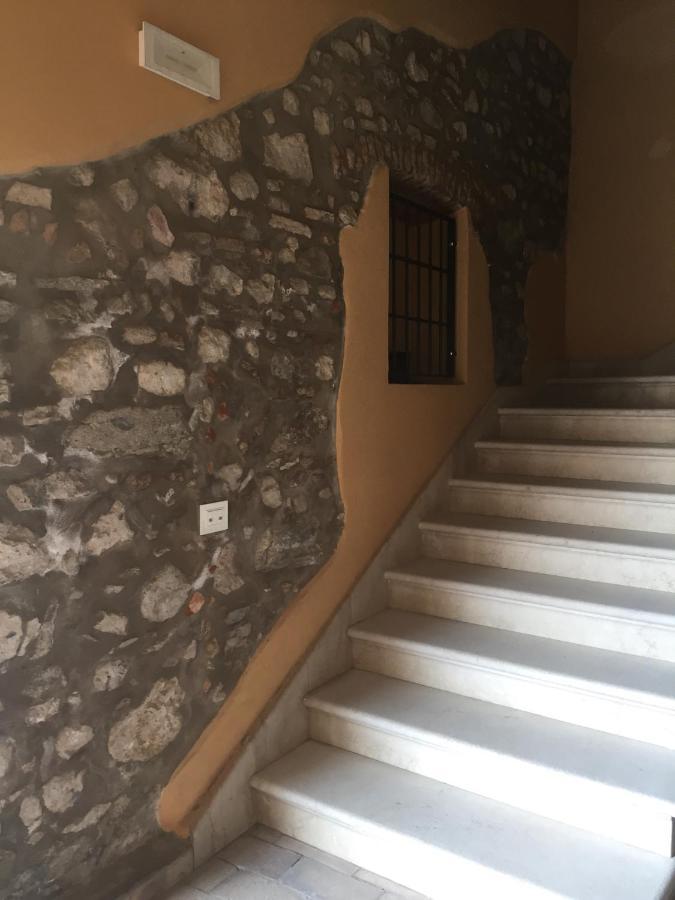 ポルペナッツェ・デル・ガルダCasa Del Monasteroアパートメント エクステリア 写真